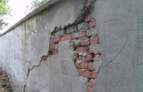 Secția de psihiatrie se poate prăbuși de la o zi la alta