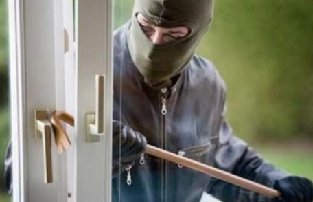 Tânăr din Flămânzi surprins în flagrant de proprietar în timp ce încerca să intre într-o anexă a locuinţei
