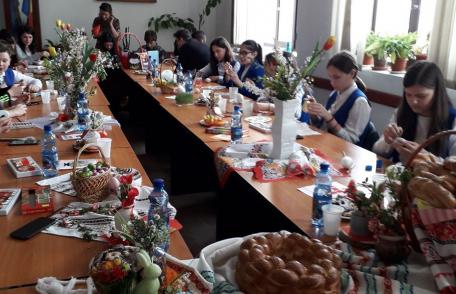 Proiect educațional „Paleta culorilor Pascale, culori de primavară” desfășurat la Casa Municipală de Cultură Dorohoi – FOTO