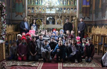 Activitate extrașcolară „Suflet pentru suflet...” desfășurată la Biserica Smîrdan - FOTO