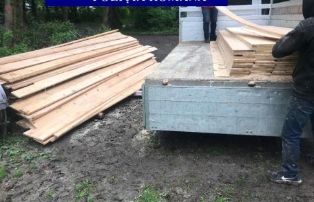 Transporta ilegal lemn! A rămas şi fără bani şi fără „marfă”