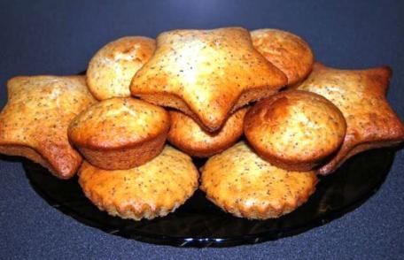 Brioșe cu iaurt, lămâie și mac