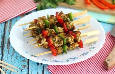 Frigărui de pui cu ardei