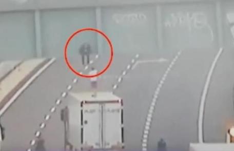 Un șofer de TIR din România a devenit erou în Italia. Cum a salvat un tânăr de la sinucidere
