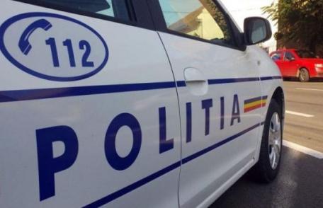 Băut bine. S-a răsturnat cu mașina în şanţul de pe marginea drumului