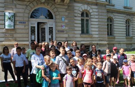 Proiect educațional „Copacul Prieteniei”: Centrele de zi pentru copii Dumbrăvița și Ibănești – Centrul de zi pentru copii „Jurjac” Dorohoi - FOTO