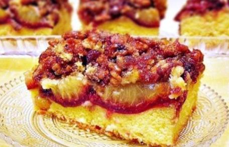 Tartă răsturnată cu prune