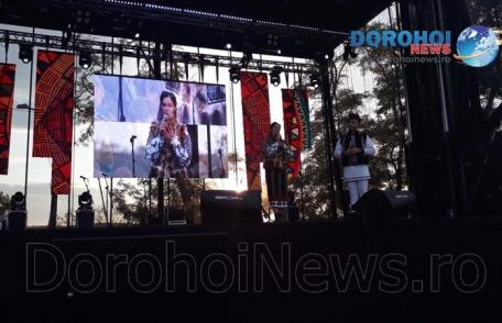 Muzică autentică și voie bună cu Alexandru Brădățan la Zilele Municipiului Dorohoi 2019 - FOTO