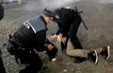Tânăr de 19 ani reţinut după ce a provocat haos într-un bar