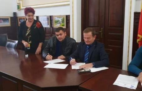 Primăria Dorohoi: Au fost semnate încă 3 contracte în cadrul Concursului de planuri de afaceri Business Start Dorohoi - FOTO
