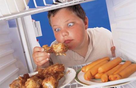 Nu se satură niciodată, s-ar mânca pe sine de foame