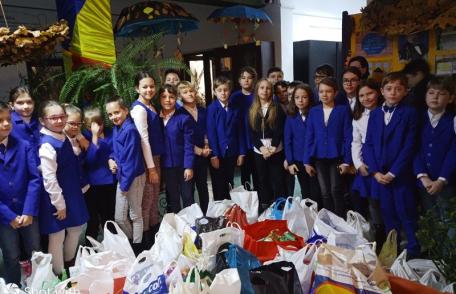 „Darurile toamnei - bucurii pentru cei de lângă noi!” - Proiect de acțiune comunitară la Gimnaziul „Mihail Kogălniceanu” Dorohoi - FOTO