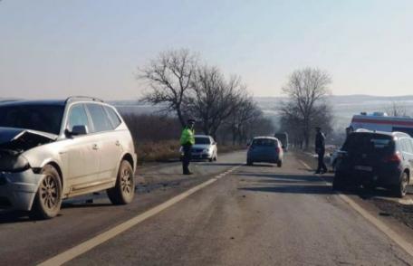 Accident pe drumul Dorohoi-Botoșani! Impact puternic între două autoturisme, o șoferiță a ajuns la spital
