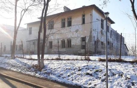 Bloc cu 16 apartamente construit în cartierul Victoria din Dorohoi. Clădirea fostei Secții de Dermatologie va fi demolată!