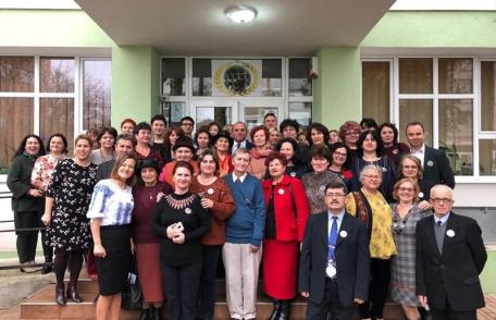 Vârsta de aur a Şcolii Gimnaziale „Spiru Haret” Dorohoi - FOTO