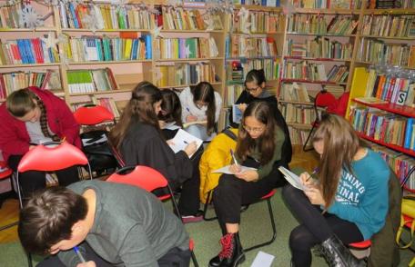 Târg de carte și lansare la Biblioteca Municipală din Dorohoi - FOTO