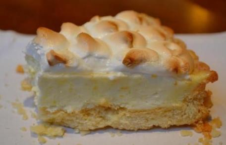 Prăjitură cu lămâie și bezea