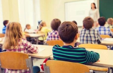 Veste proastă pentru elevi, o vacanţă dispare, vacanţa mare este mai mică. Calendar Bac şi Evaluare 2020