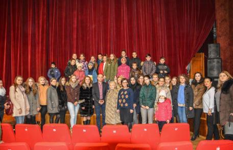 Seară de spectacol pentru mai mulți copii din județ - FOTO