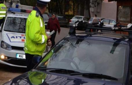 Cum s-a dat de gol un şofer fără permis în faţa poliţiştilor