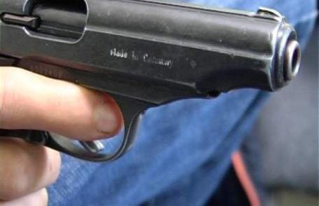 Focuri de armă la un service auto din Suceava