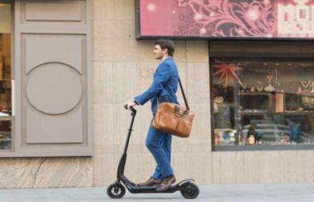 Noi reguli pentru trotinetişti. Ce le este INTERZIS să facă