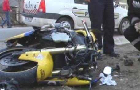 Tânăr cercetat pentru că a condus beat și fără permis un moped neînmatriculat, iar apoi a făcut accident