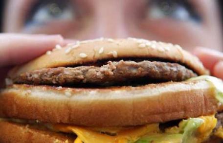 De ce nu este bine să consumăm alimente fast food și efectele acestora pe termen lung