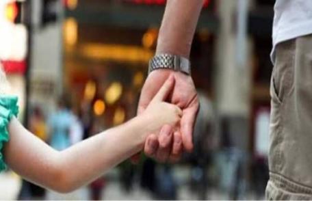 ATENȚIE! toți angajatorii sunt obligați să dea liber părinților în caz de închidere a școlilor! Aceștia vor fi plătiți cu maximum 75% din salariul med