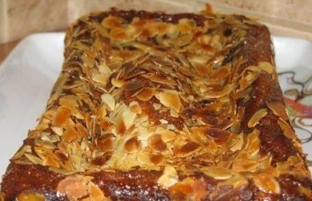 Chec cu miere și migdale crocante