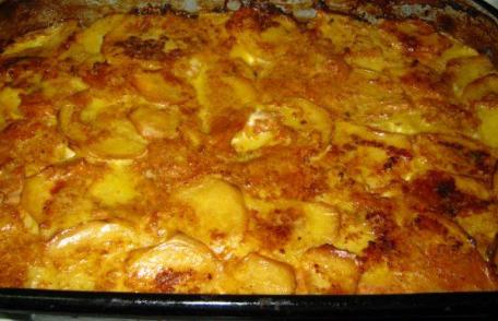 Musaca de cartofi, cu carne de pui   
