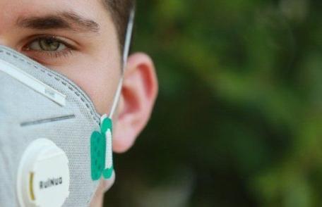 Vezi care este primul oraș din România care obligă cetățenii să poarte mască atunci când ies pe stradă