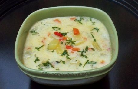 Ciorbă de dovlecei cu iaurt