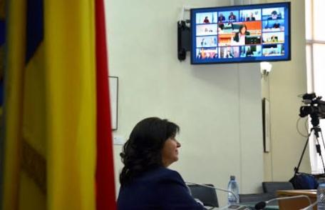 Ministerul Educației va reglementa prin lege școala online