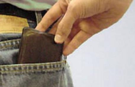 Hoț de buzunare depistat de jandarmii botoșăneni