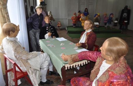 Dorohoi VIDEO-FOTO: S-a deschis expoziţia figurilor de ceară „Mit, ficţiune şi realitate” 