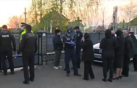 31 de persoane au sfidat restricțiile și au mers la biserică, în Vinerea Mare. Preotul a fost amendat cu 20.000 de lei