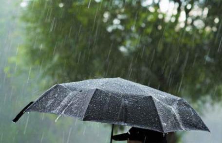Alertă meteo: Nu vom scăpa de ploi până pe 4 mai!