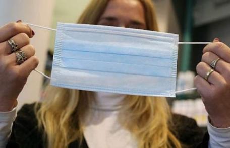 Senatul a aprobat proiectul. 30 de măşti, acordate gratuit de Ministerul Sănătăţii