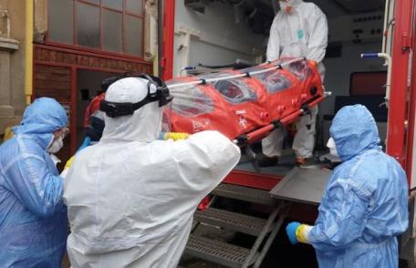 Un bărbat care era suspect că ar fi infectat cu COVID-19, a murit de frică când a văzut izoleta