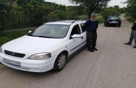 La volan, cu permisul de conducere suspendat, depistat de Poliţiştii de frontieră din Dorohoi