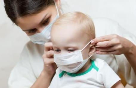 Măștile de protecție, periculoase pentru copiii sub 2 ani. Apel urgent către părinți