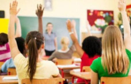 Peste jumătate dintre elevii claselor terminale au confirmat prezența la activitățile de pregătire din școli