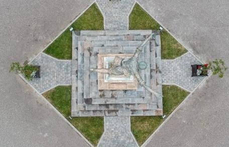 Primăria Dorohoi: Hristos s-a înălțat! Veșnică recunoștință eroilor neamului!