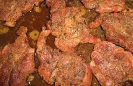 Ceafă de porc caramelizată în bere neagră!