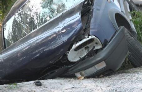 Accident la Suharău! Un bărbat a furat mașina băiatului său și s-a izbit cu ea într-un cap de pod