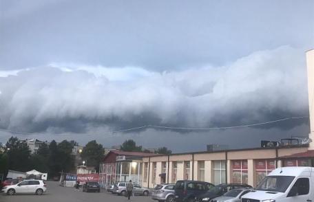 Avertizare meteo! Cod Portocaliu de ploi torențiale, grindină și vânt puternic