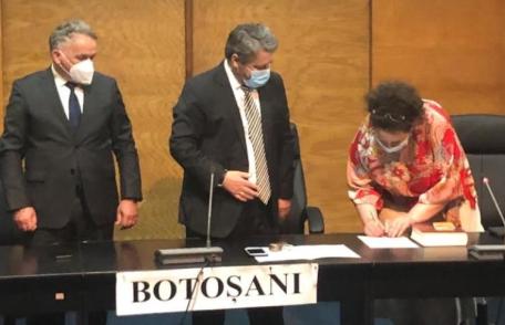 Dorohoianca Laura Cronț a depus jurământul și a fost învestită în funcția de subprefect