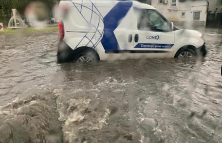 Zeci de intervenții a pompierilor după ce ploaia a măturat judeţul Botoșani - FOTO