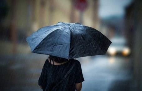 Meteorologii avertizează! Urmează trei zile cu instabilitate atmosferică temporar accentuată